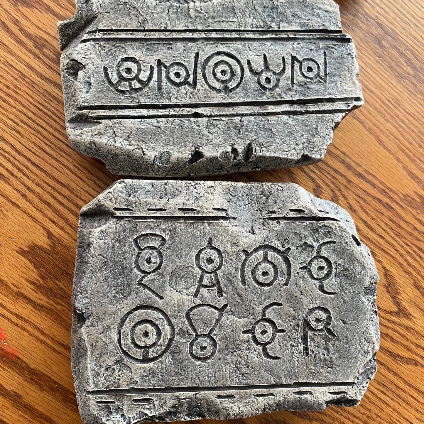 Unown Tablet Framed Display